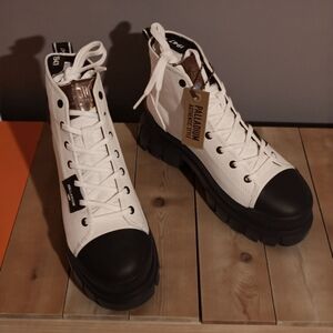 New Palladium Revolt Hi TX Women's Sneakers 7M